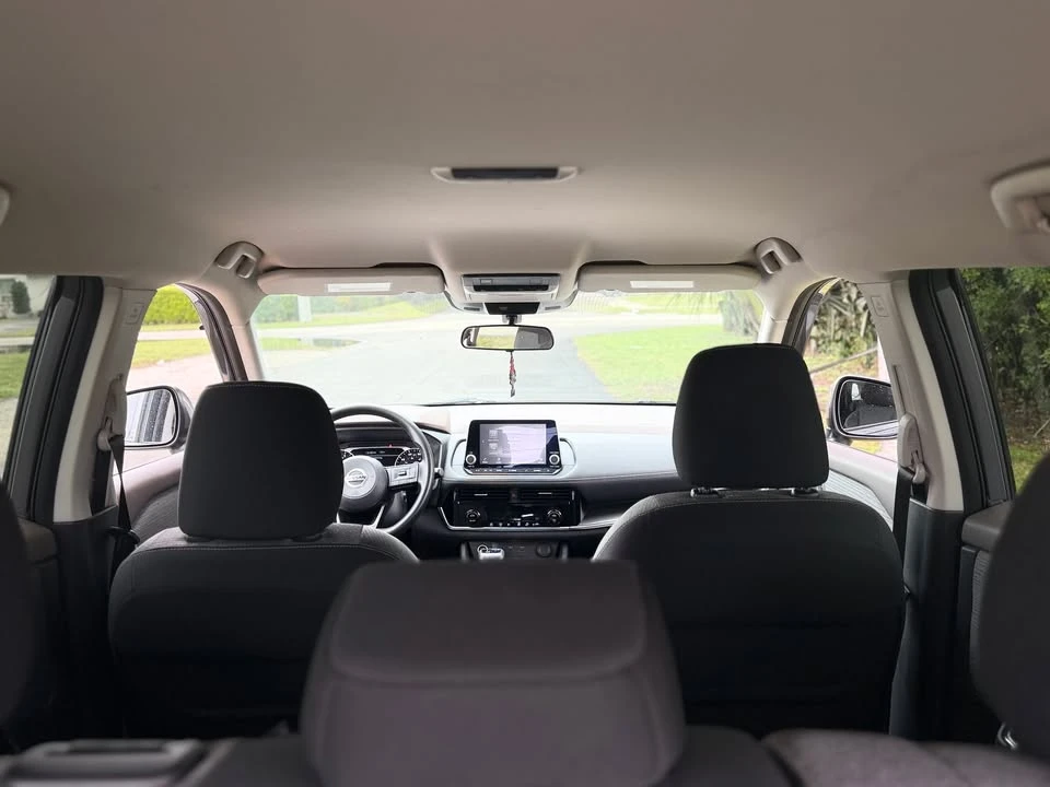 2021 Nissan Rogue - Image 8 of 17