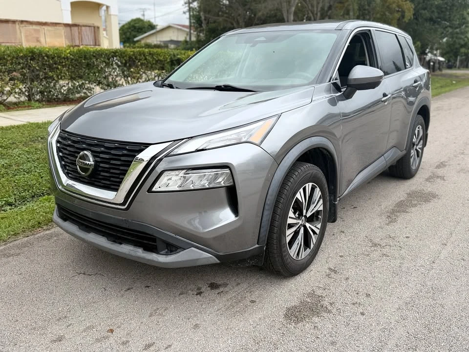 2021 Nissan Rogue - Image 3 of 17