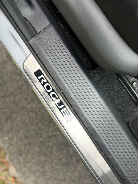 2021 Nissan Rogue - Image 16 of 17