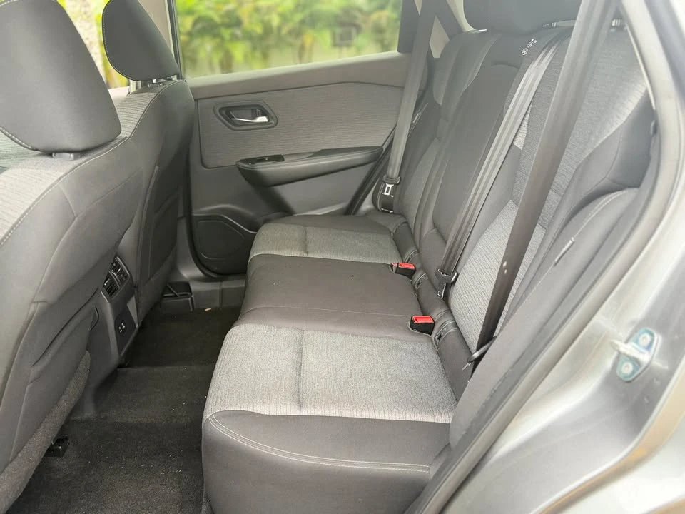 2021 Nissan Rogue - Image 10 of 17