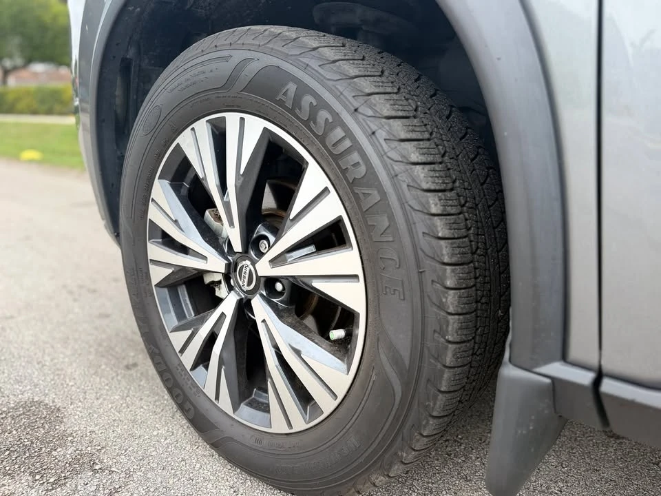 2021 Nissan Rogue - Image 17 of 17