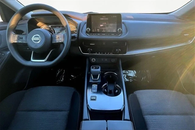 2021 Nissan Rogue - Image 16 of 20