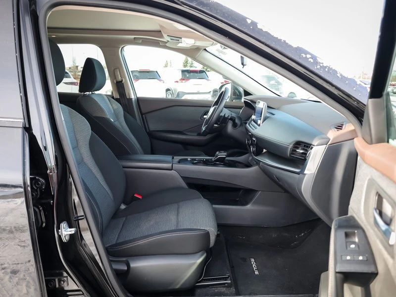 2021 Nissan Rogue - Image 9 of 20
