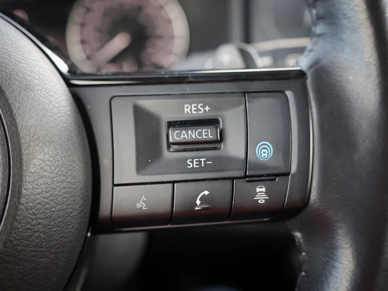 2021 Nissan Rogue - Image 16 of 20