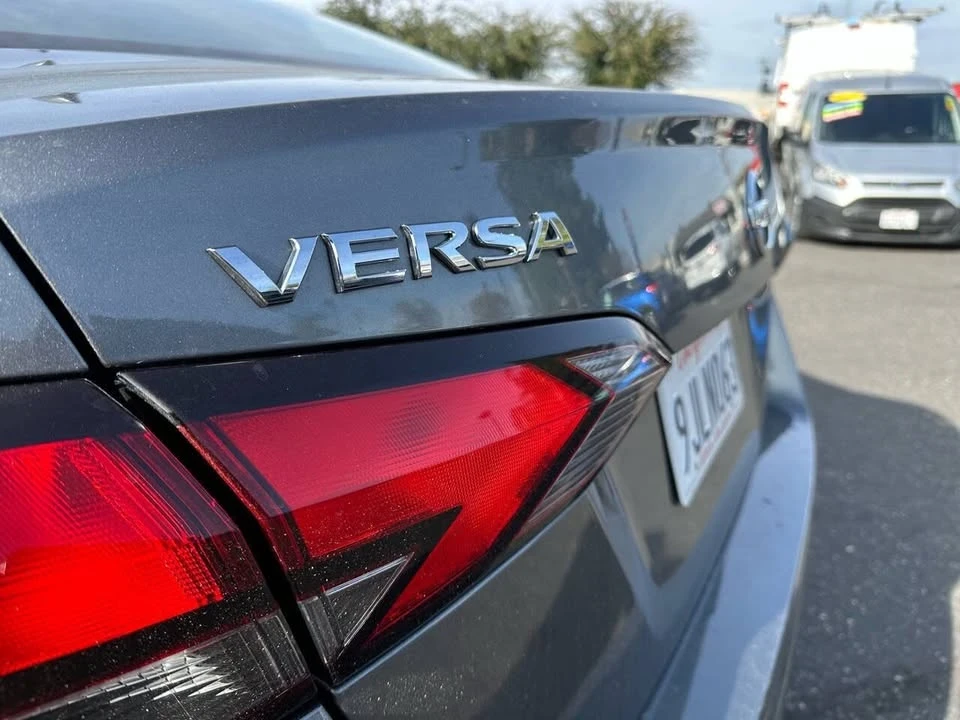 2021 Nissan Versa - Image 14 of 19