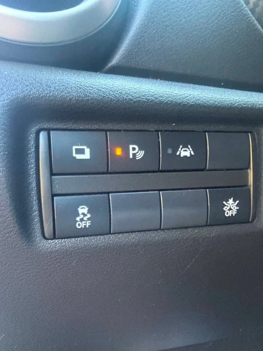 2021 Nissan Versa - Image 14 of 15