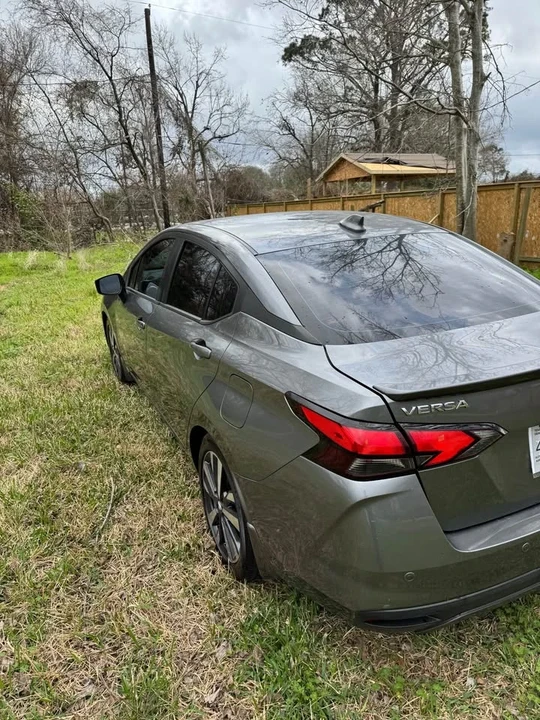 2021 Nissan Versa - Image 3 of 10