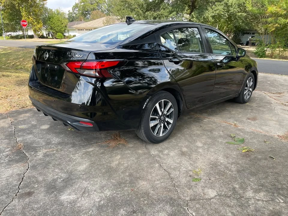 2021 Nissan Versa - Image 4 of 17