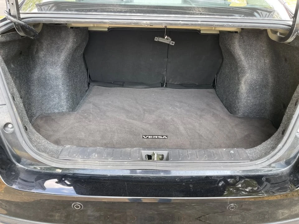 2021 Nissan Versa - Image 15 of 17