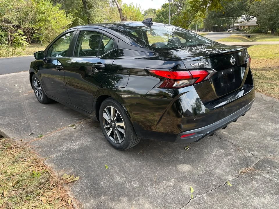 2021 Nissan Versa - Image 6 of 17
