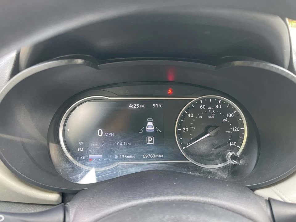 2021 Nissan Versa - Image 16 of 17