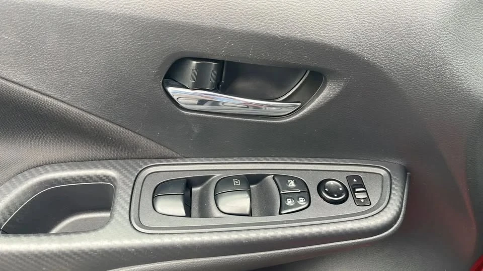 2021 Nissan Versa - Image 11 of 17