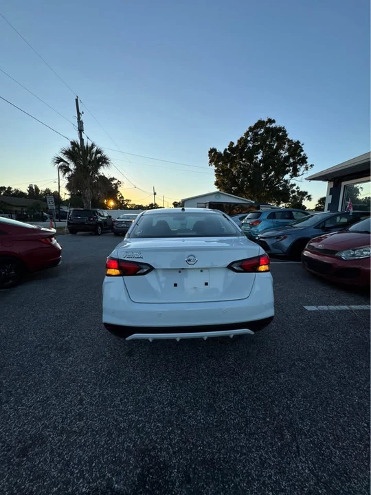 2021 Nissan Versa - Image 8 of 17