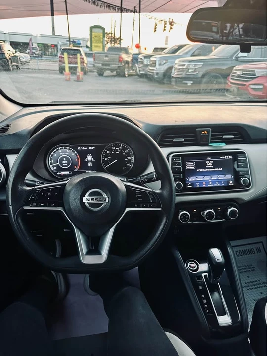 2021 Nissan Versa - Image 10 of 15