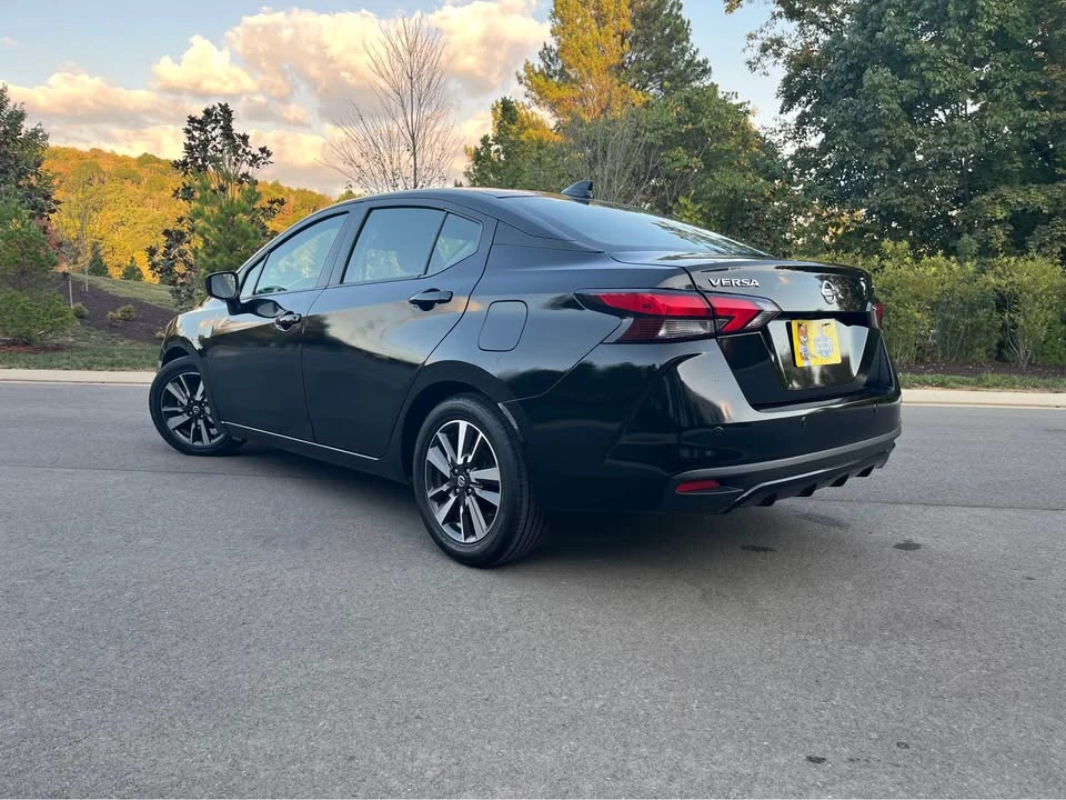 2021 Nissan Versa - Image 4 of 13