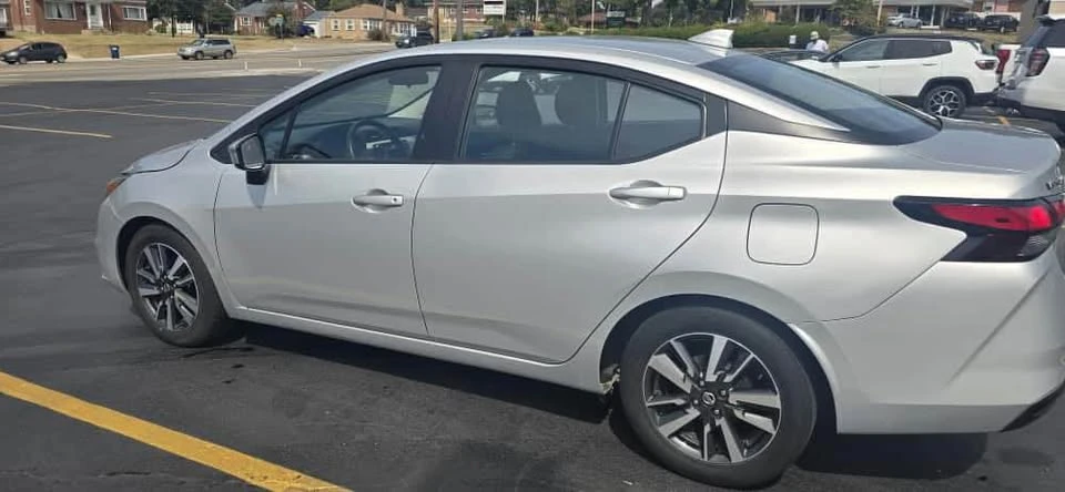 2021 Nissan Versa - Image 4 of 11