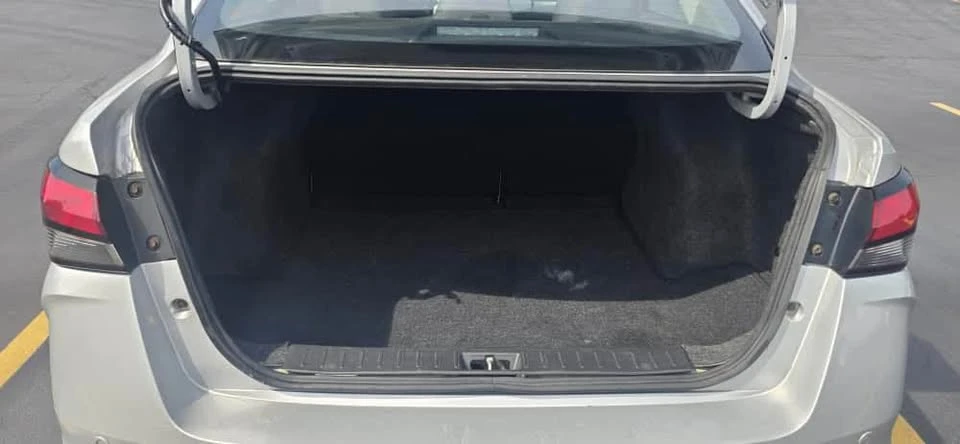 2021 Nissan Versa - Image 10 of 11
