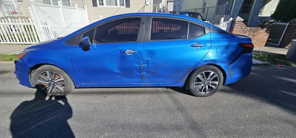 2021 Nissan Versa - Image 2 of 12