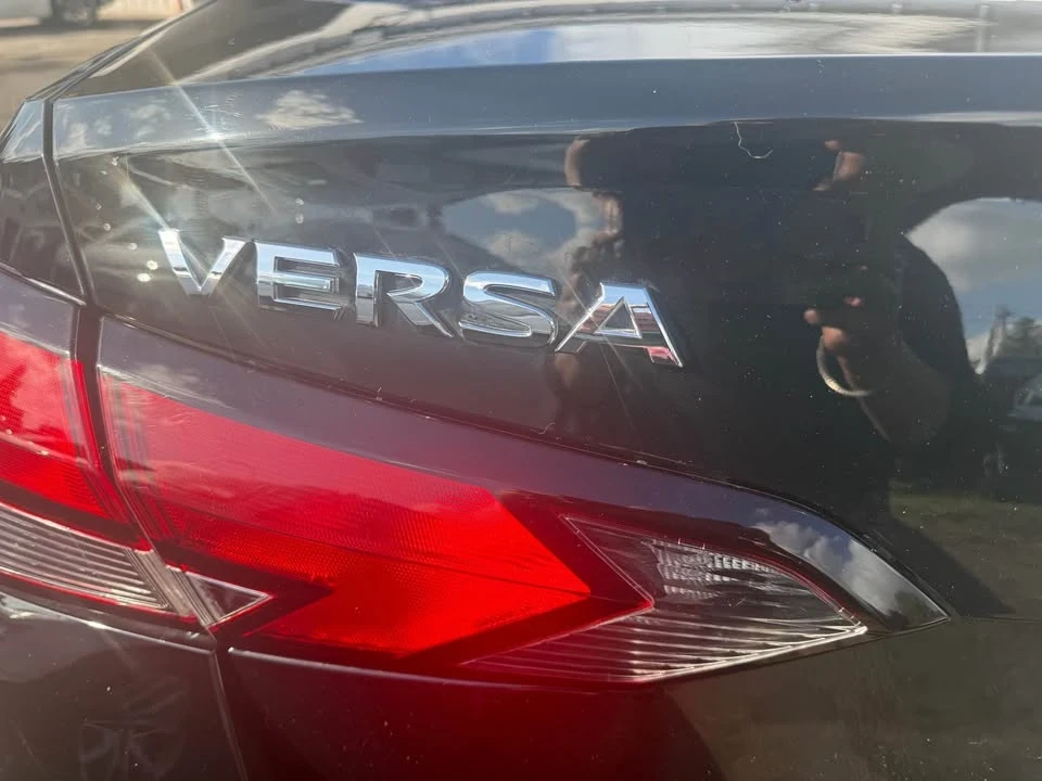 2021 Nissan Versa - Image 5 of 15