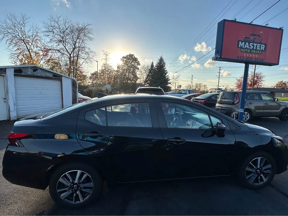 2021 Nissan Versa - Image 2 of 11