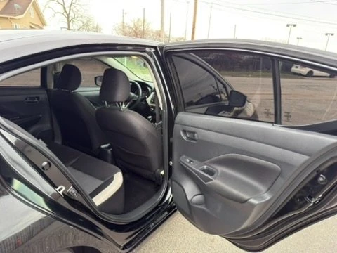 2021 Nissan Versa - Image 11 of 20