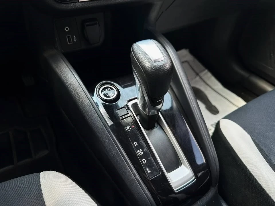 2021 Nissan Versa - Image 15 of 20