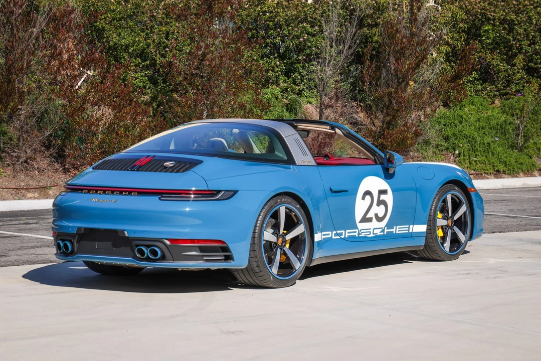 2021 Porsche 992 Targa 4 & 4S - Image 11 of 31