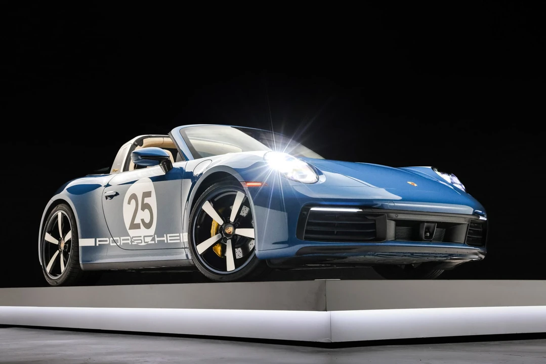 2021 Porsche 992 Targa 4 & 4S - Image 30 of 31