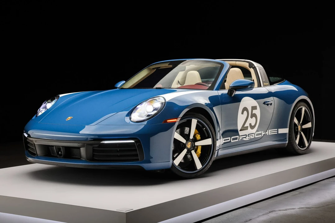 2021 Porsche 992 Targa 4 & 4S - Image 22 of 31