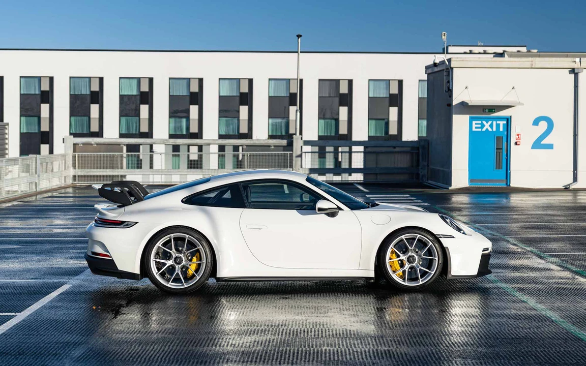2021 Porsche 992 GT3 - Image 22 of 31