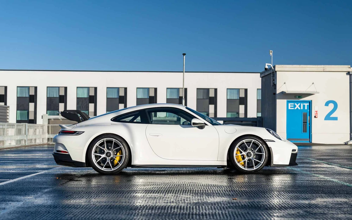 2021 Porsche 992 GT3 - Image 10 of 31