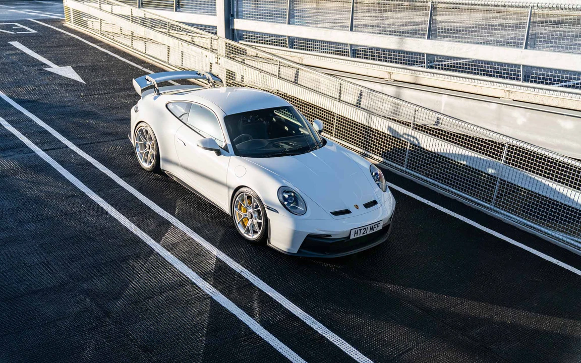 2021 Porsche 992 GT3 - Image 18 of 31