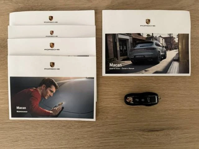 2021 Porsche Macan - Image 16 of 19