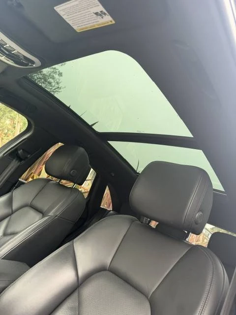 2021 Porsche Macan - Image 14 of 19