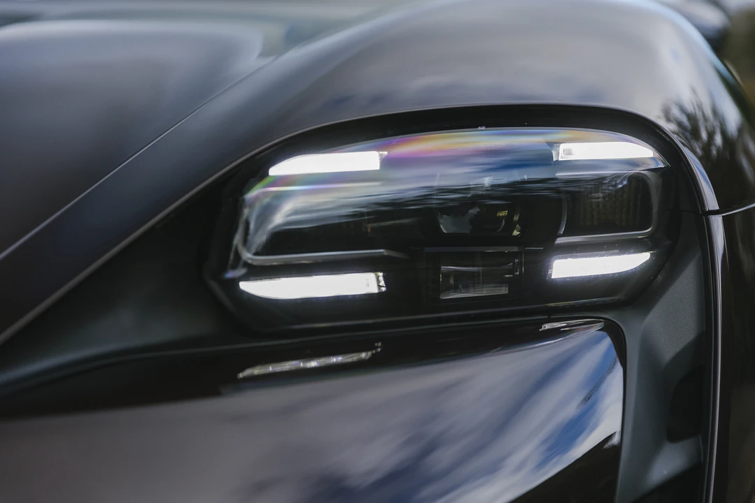 2021 Porsche Taycan - Image 21 of 31