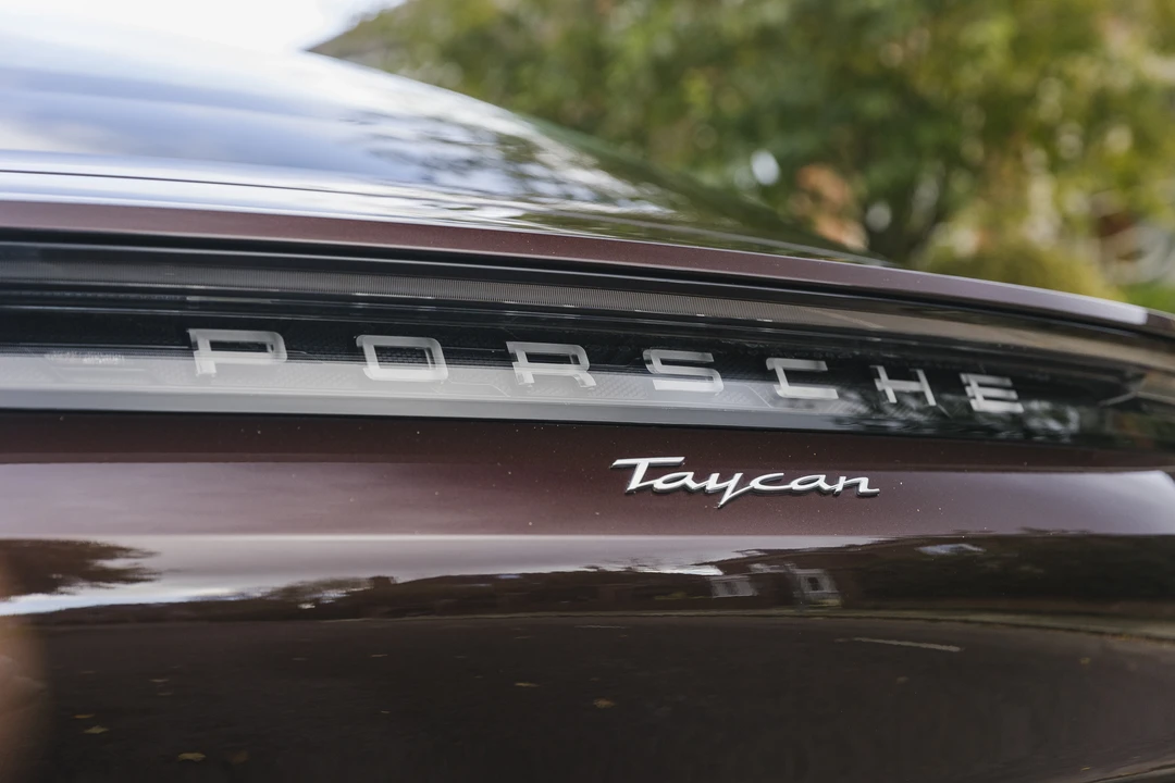 2021 Porsche Taycan - Image 25 of 31