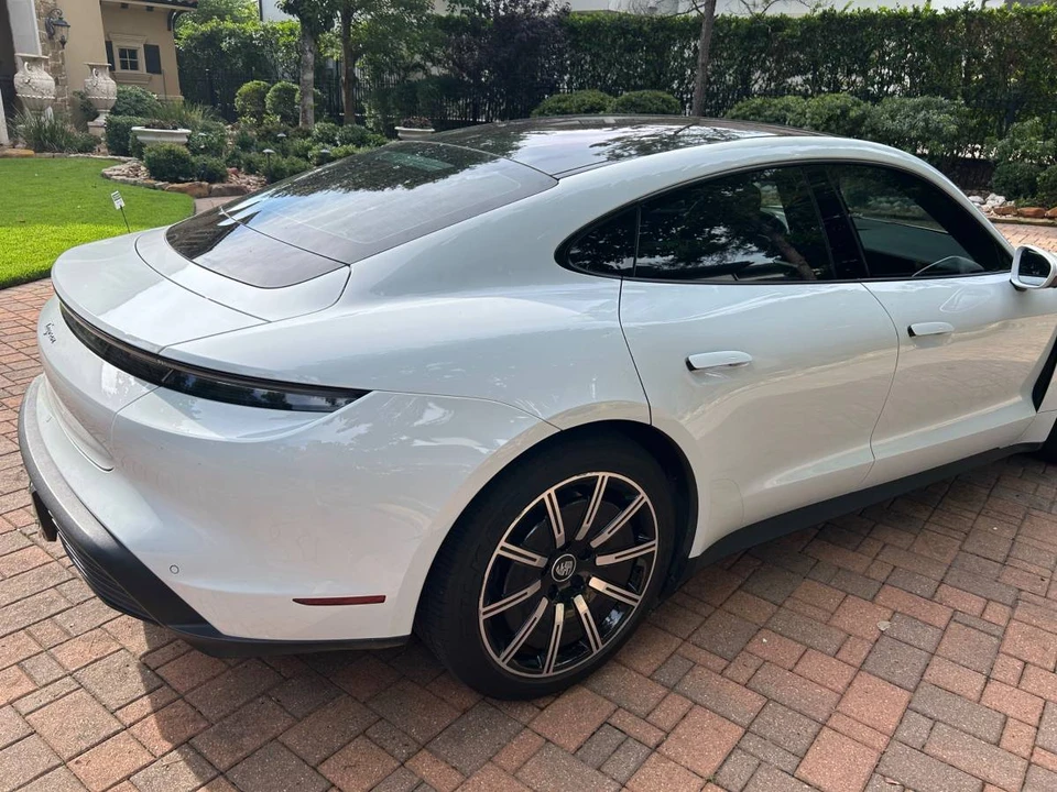2021 Porsche Taycan - Image 4 of 18
