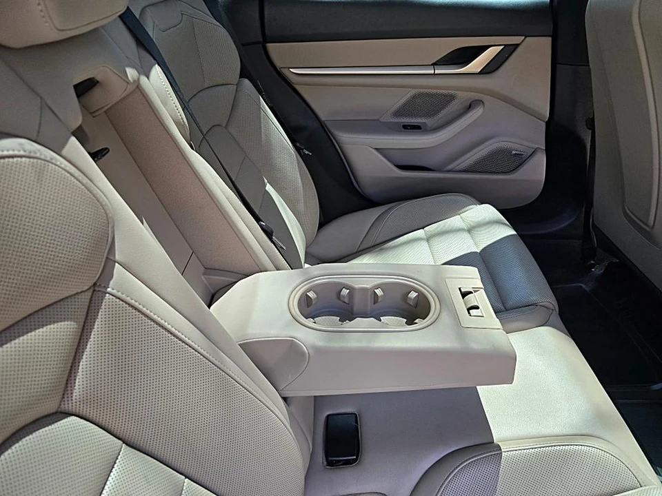 2022 Porsche Taycan - Image 26 of 31