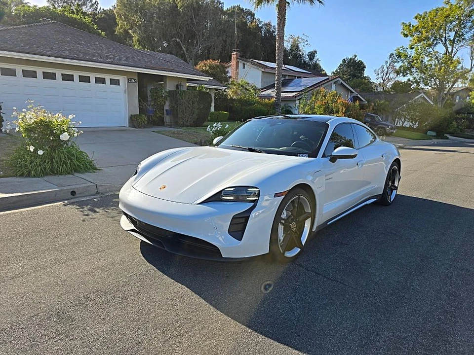 2022 Porsche Taycan - Image 4 of 31