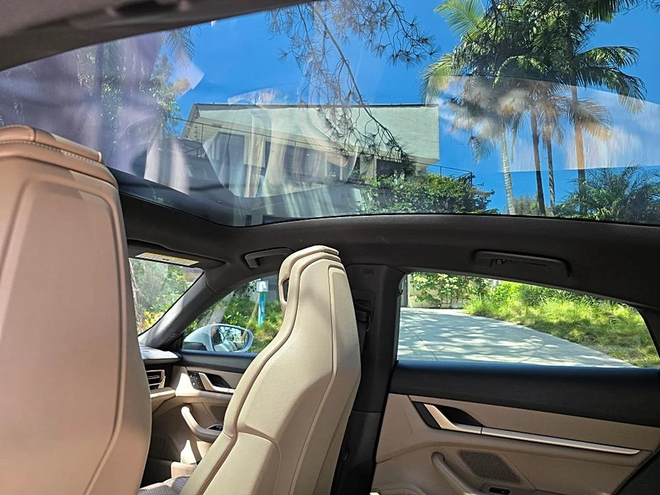 2022 Porsche Taycan - Image 27 of 31