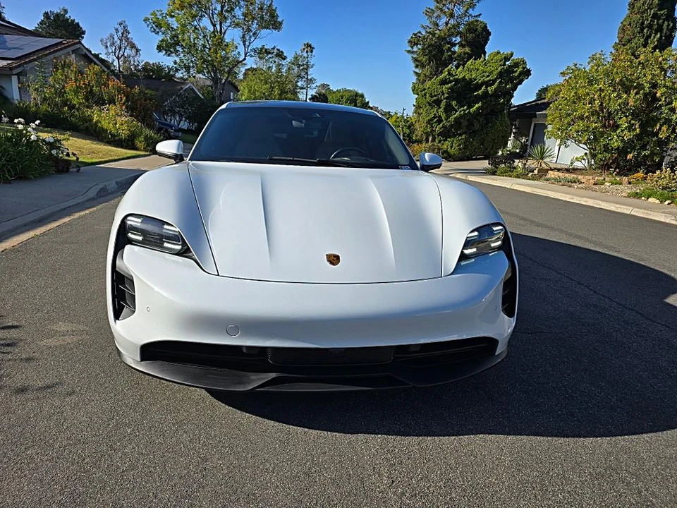 2022 Porsche Taycan - Image 17 of 31