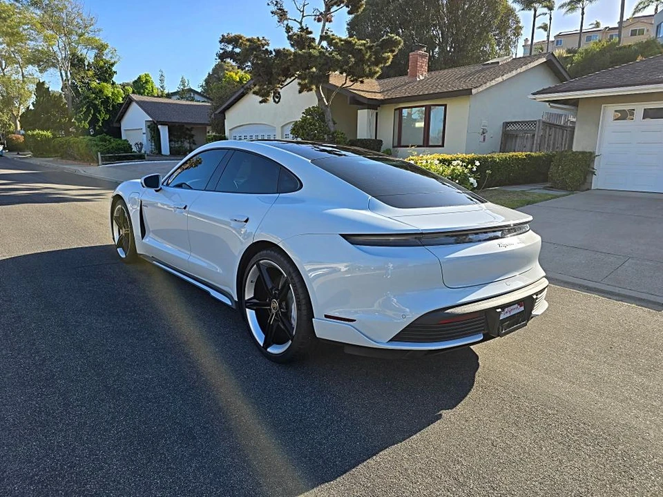 2022 Porsche Taycan - Image 6 of 31