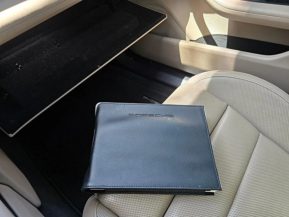 2022 Porsche Taycan - Image 22 of 31
