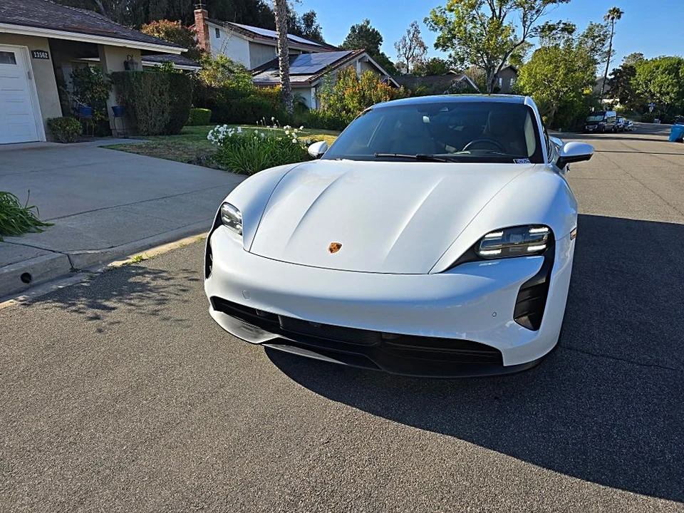 2022 Porsche Taycan - Image 19 of 31