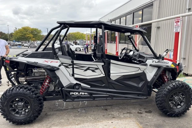 2021 Polaris - Image 2 of 7