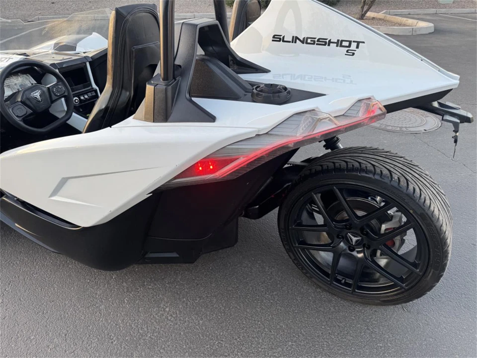 2021 Polaris Slingshot - Image 10 of 18