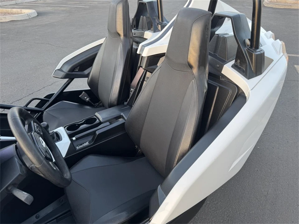 2021 Polaris Slingshot - Image 12 of 18