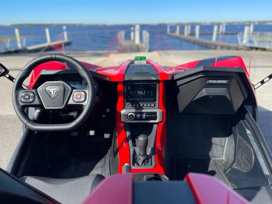2021 Polaris Slingshot - Image 24 of 31