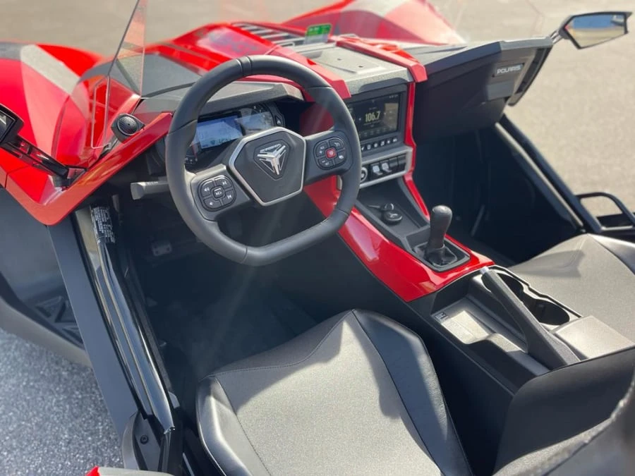 2021 Polaris Slingshot - Image 26 of 31