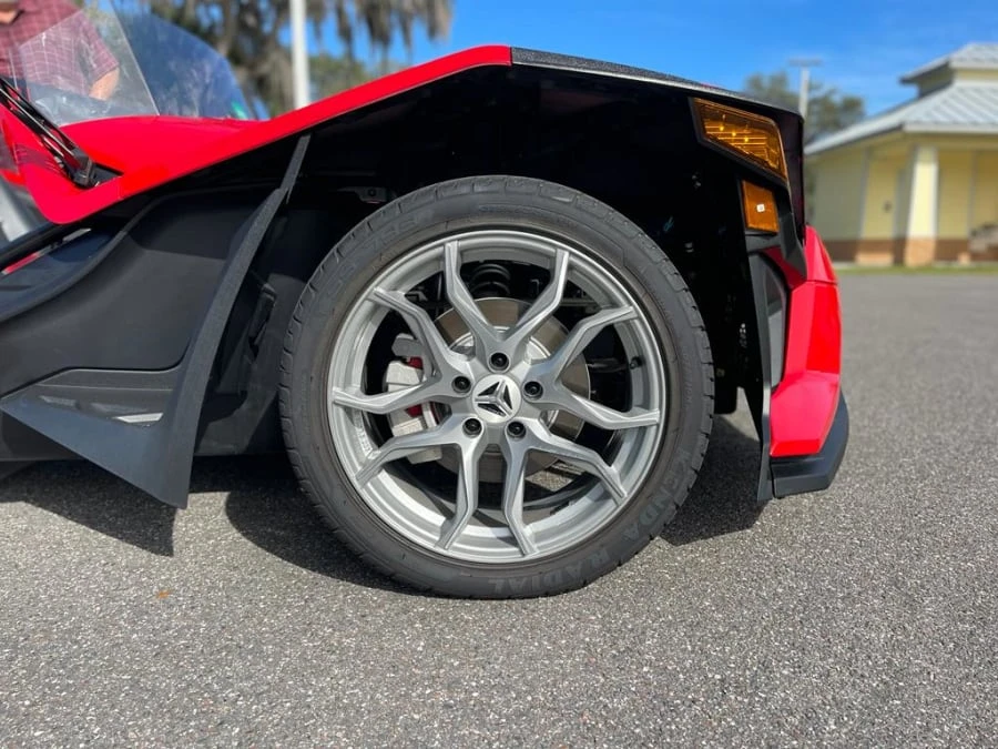 2021 Polaris Slingshot - Image 9 of 31